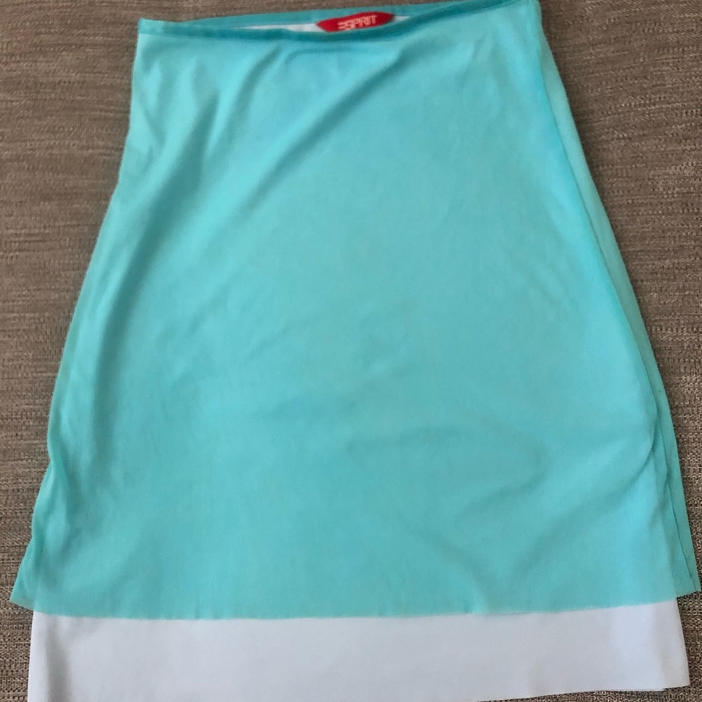 Mid length skirt